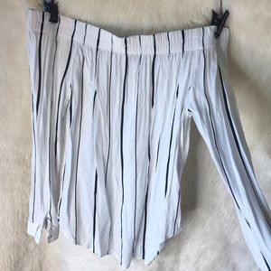 Off the shoulder white blouse 🤍